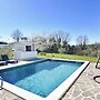 Comfortable Holiday Home With Pool