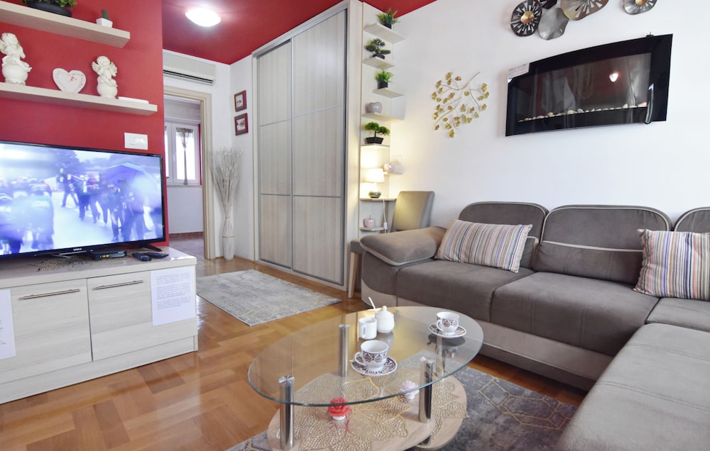 Cozy Flat in Central Umag