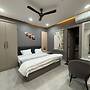 Hotel R J Heights