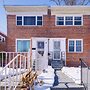 6 Mi to Smithsonian Museums! Convenient Townhome