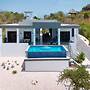 Holiday Dream Villa in Coral Estate
