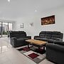Spacious 3-bed Townhouse in Coburg