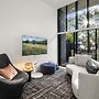 Bright Inner-north Stay With Pool Access