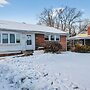Cozy Capital Retreat Suburban Serenity 5 Bedroom Home