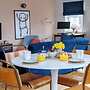 Modern Margate Apt 2BR En-suite Parking by Adliv