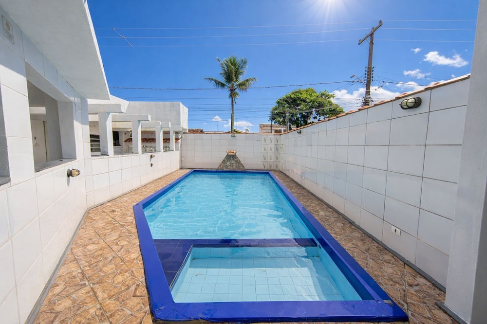 Casa com Piscina e Churrasqueira no Savoy