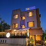 Fabhotel Gargi Residency