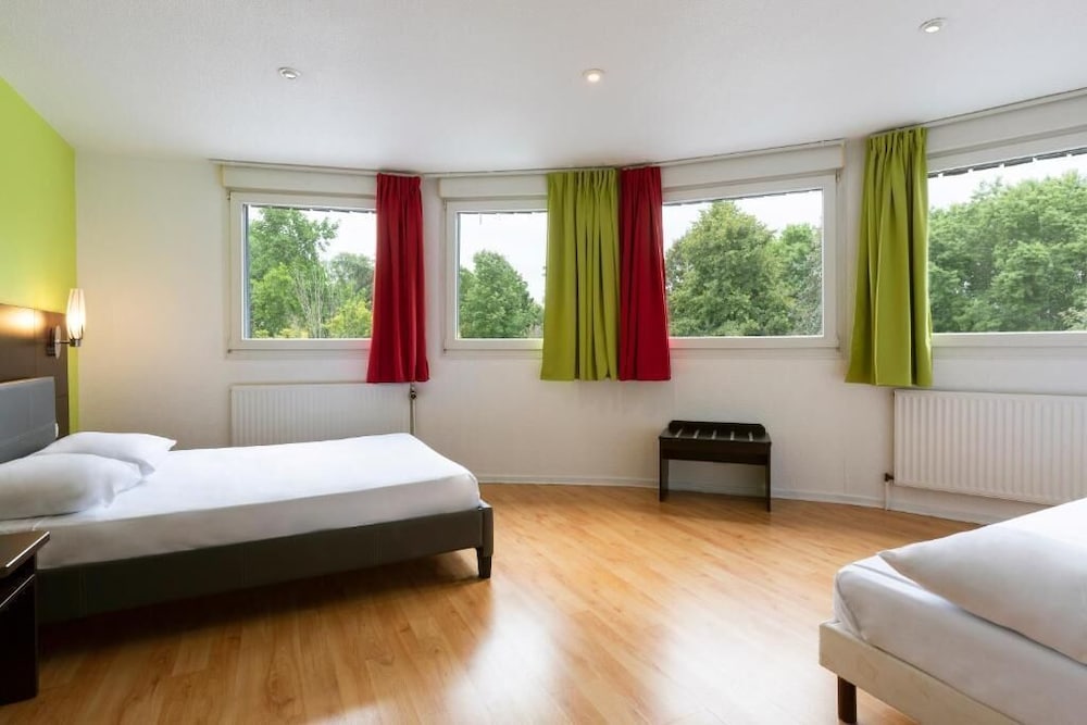 ENZO HOTELS BULGNEVILLE RELAIS ROUTIER