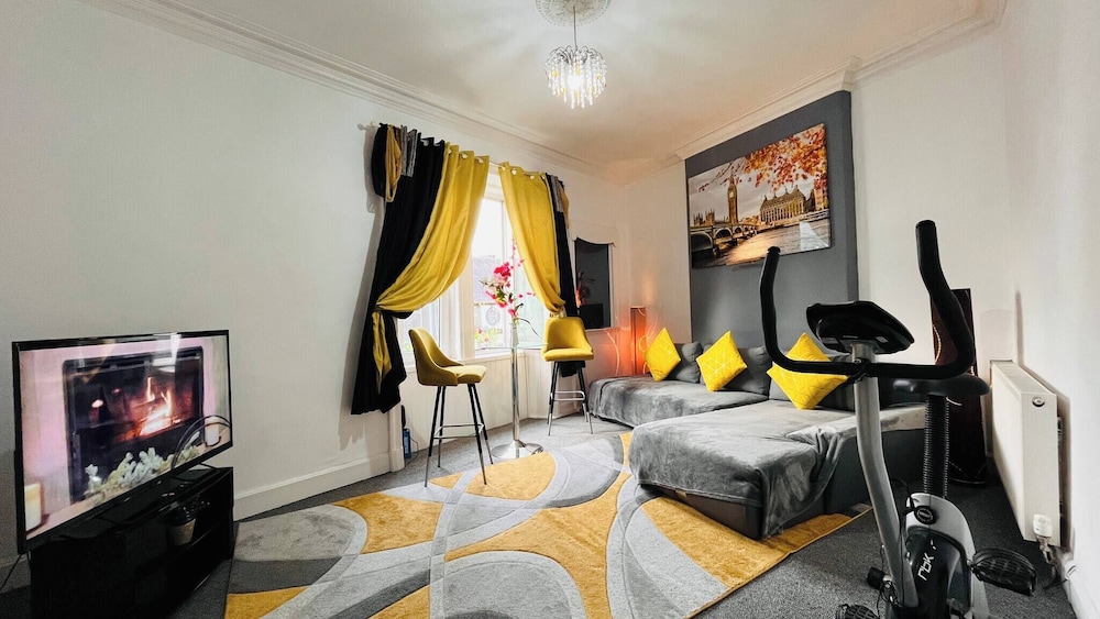 3 Bedrooms Apartment Self Check In Free Parking
