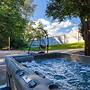 4BR 3BA Cabin w Games Hot Tub Near Smoky Mtns