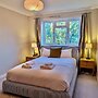 Charming Flat Near London Attractions