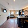 Charming Flat With Free Parking in Prime Location