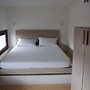 Luxar Room