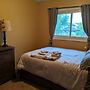 Doctor's Lounge - An Executive Home in Niagara