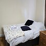 Central 1 Bed Apartment - Sleeps 2 With Wifi