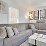 Easy Access to Nyc! Sleek Suburban Apartment