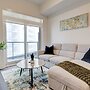Stylish Downtown Suite With Patio City Views
