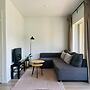 Modern 3BR House with Sauna & Parking