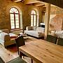 Galeriewohnung mit 7 m Raumhohe, Whirlwanne & Kamin - Best Price!