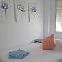 Roof Terrace - Pet - Wifi - Parking - Sleeps 4