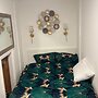 House Sleeps 2 With Parking
