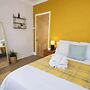 4 BR House 13 min Walk to Tattersalls Private Garden Parking