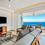 Stunning 7th-floor Condo With Outdoor Pool, hot tub & bay Views