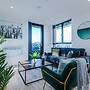 Stunning 2-bed Flat Amazing Location Sleeps 4