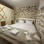 White Stone Apartments - Ground Floor