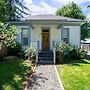 White Lotus - Minutes To Downtown 2 Bedroom Home