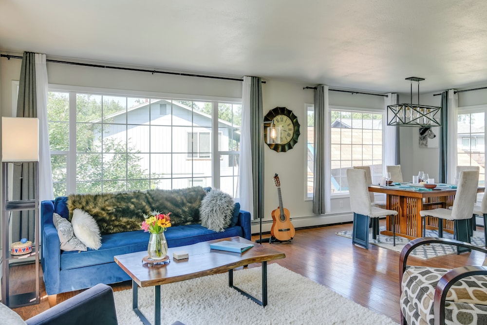 Anchorage Group Getaway! Close to Chugach Trails