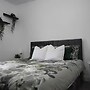 Sleeps 6 - Parking - Garden - Wifi - Bbq