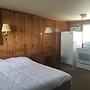 Waters Edge Motel