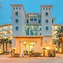 Carillon Beach Inn