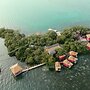 Urraca Monkey Island Eco Resort