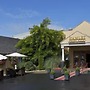 Hamlet Court Hotel