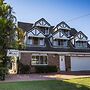 Ainslie Manor Guests House
