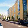 Queen's University - David C. Smith House - Campus Accommodation