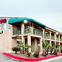 Crown Motel
