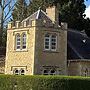 Cotswolds Castle, Sleeps 8 With Enclosed Garden