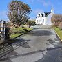 2 Bed House - Sleeps 6 - Pets - Parking - Wifi