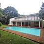 Spacious 4BR Home Pool & Balconies Krantzkloof