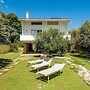 Seaside Villa Apartment With Beach Access