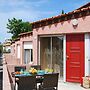 Sunlit Duplex Maisonette Near the Beach
