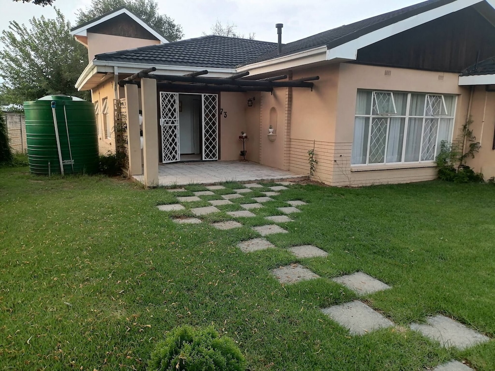 Room-charming B&B Retreat in Viljoenskro