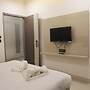 Hotel The 9s