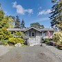Walkable, Dog Friendly! Friday Harbor Stay w/ Deck