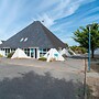 Retreat With Heated Pool & Coast