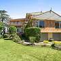Spacious Family Home With Iconic Views