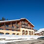 1BR Apartment Stay for 6 in Doucy